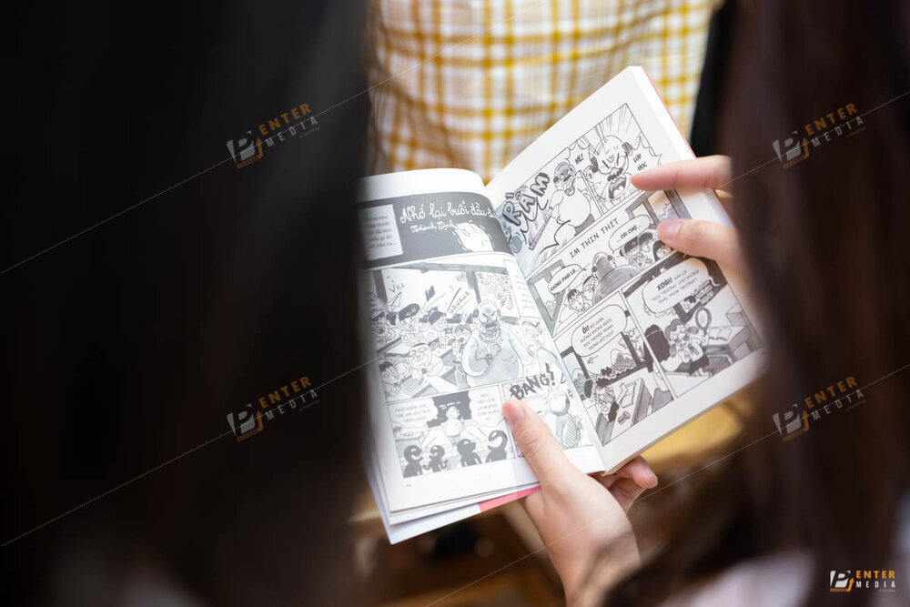 enter-media-cung-cap-dich-vu-chup-anh-su-kien-ra-mat-sach-thi-tran-hoa-muoi-gio-027