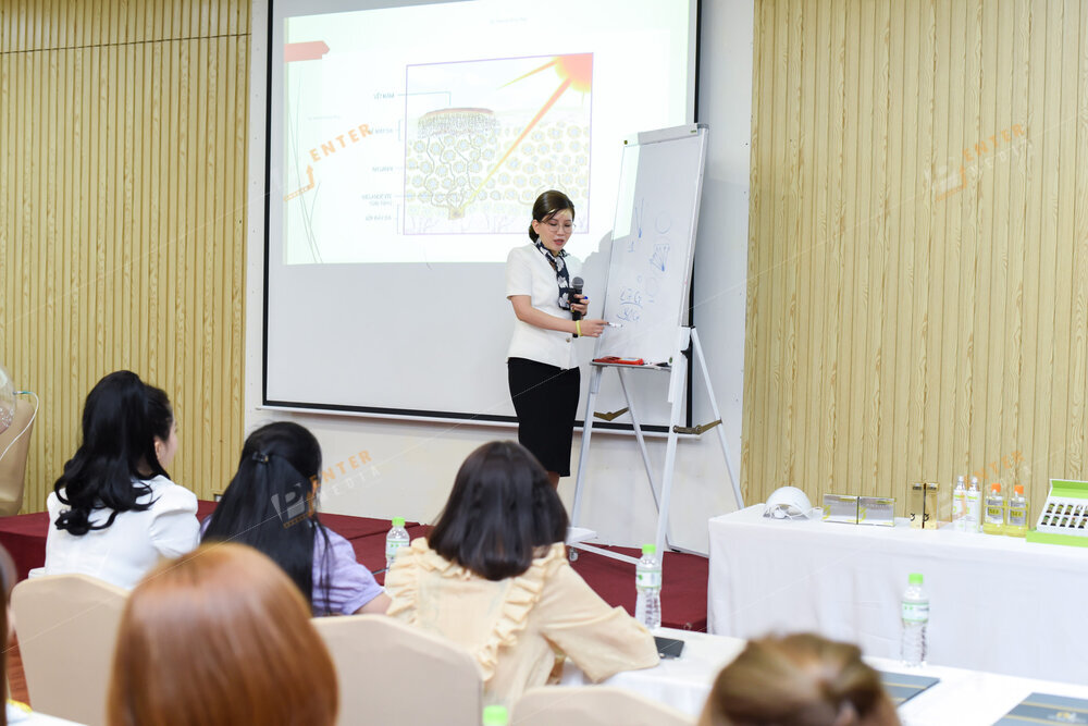 enter-media-quay-chup-su-kien-hoi-thao-dao-tao-set-up-he-thong-spa-tieu-chuan-han-quoc-012