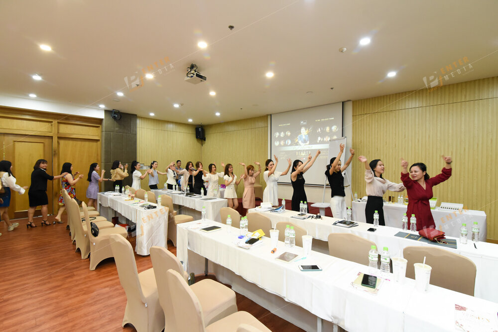 enter-media-quay-chup-su-kien-hoi-thao-dao-tao-set-up-he-thong-spa-tieu-chuan-han-quoc-029