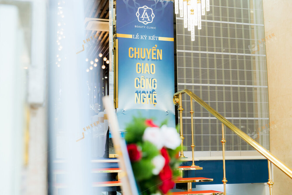 enter-media-quay-chup-su-kien-le-ky-ket-chuyen-giao-cong-nghe-la-beauty-clinic-003