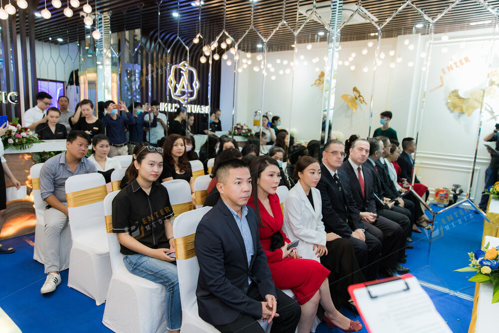 enter-media-quay-chup-su-kien-le-ky-ket-chuyen-giao-cong-nghe-la-beauty-clinic-013