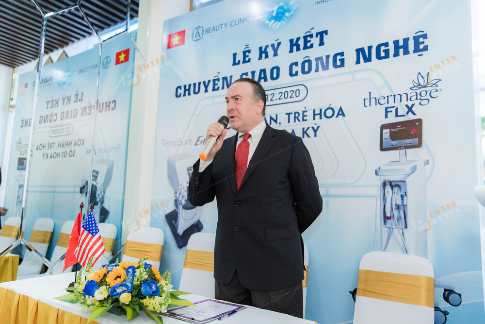 enter-media-quay-chup-su-kien-le-ky-ket-chuyen-giao-cong-nghe-la-beauty-clinic-017