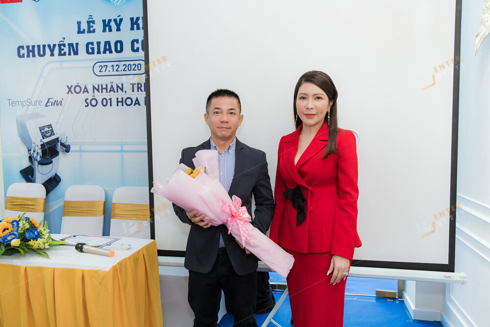 enter-media-quay-chup-su-kien-le-ky-ket-chuyen-giao-cong-nghe-la-beauty-clinic-029