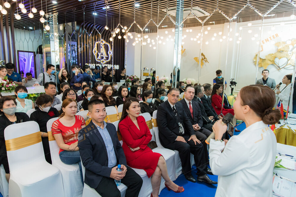 enter-media-quay-chup-su-kien-le-ky-ket-chuyen-giao-cong-nghe-la-beauty-clinic-033