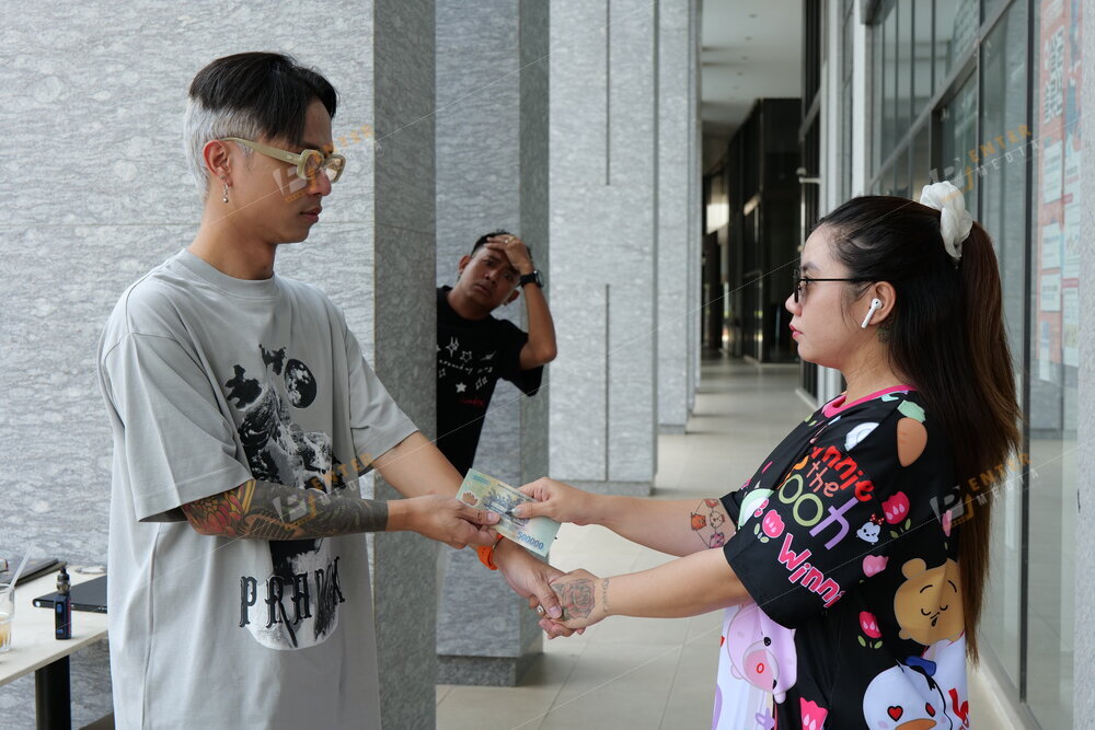 1 ảnh hậu trường quay teaser quảng cáo sự kiện livestream cho brand thời trang Paradox