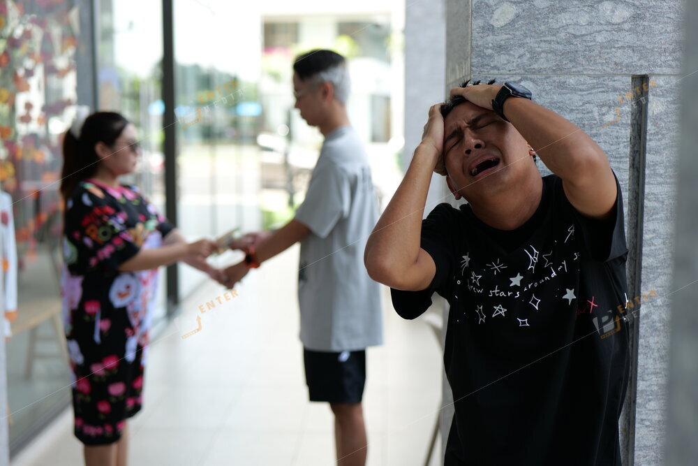 1 ảnh hậu trường quay teaser quảng cáo sự kiện livestream cho brand thời trang Paradox