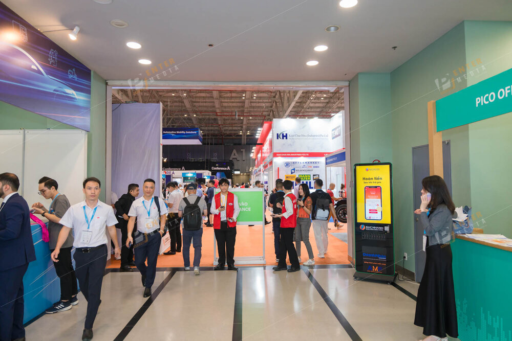 enter-chup-anh-su-kien-hoi-cho-trien-lam-gian-hang-royal-super-tai-trien-lam-automechanika-hcm-001-002