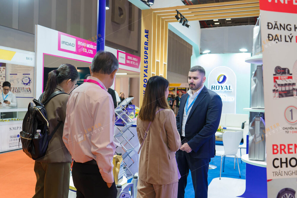 enter-chup-anh-su-kien-hoi-cho-trien-lam-gian-hang-royal-super-tai-trien-lam-automechanika-hcm-001-014