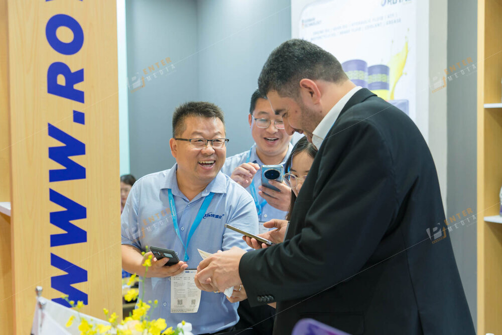 enter-chup-anh-su-kien-hoi-cho-trien-lam-gian-hang-royal-super-tai-trien-lam-automechanika-hcm-001-021