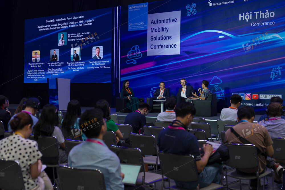 enter-chup-anh-su-kien-hoi-cho-trien-lam-gian-hang-royal-super-tai-trien-lam-automechanika-hcm-001-029