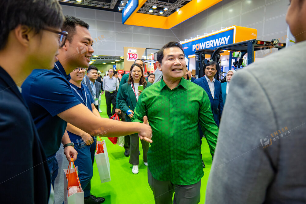 enter-media-chup-anh-quay-phim-su-kien-trien-lam-cho-gian-hang-sungrow-tai-Malaysia-003