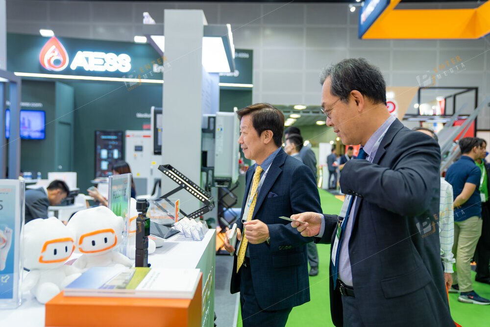 enter-media-chup-anh-quay-phim-su-kien-trien-lam-cho-gian-hang-sungrow-tai-Malaysia-020