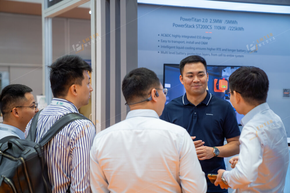 enter-media-chup-anh-quay-phim-su-kien-trien-lam-cho-gian-hang-sungrow-tai-Malaysia-032