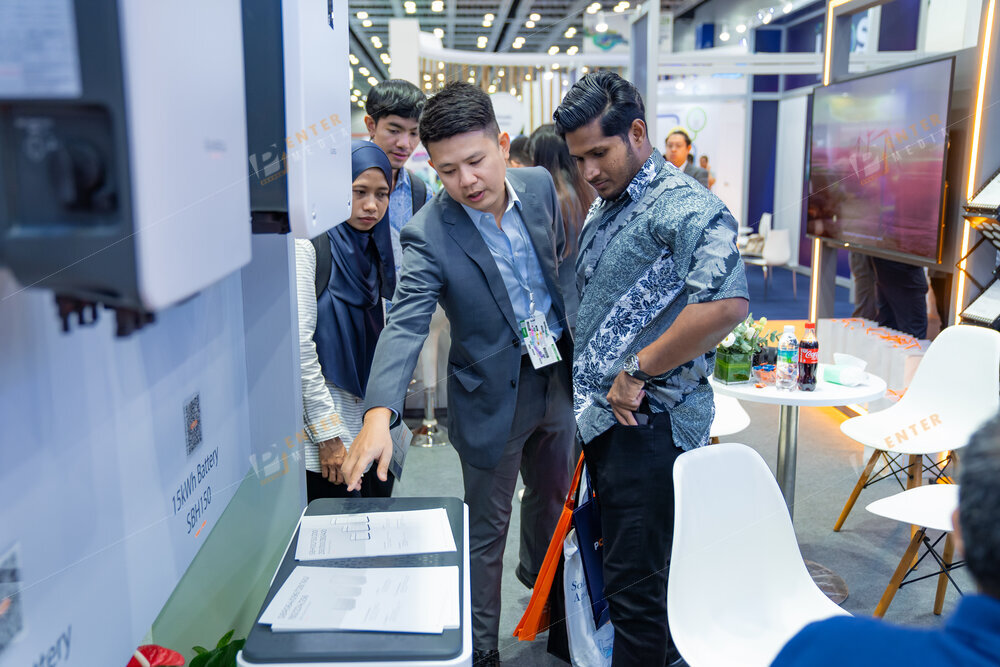 enter-media-chup-anh-quay-phim-su-kien-trien-lam-cho-gian-hang-sungrow-tai-Malaysia-038