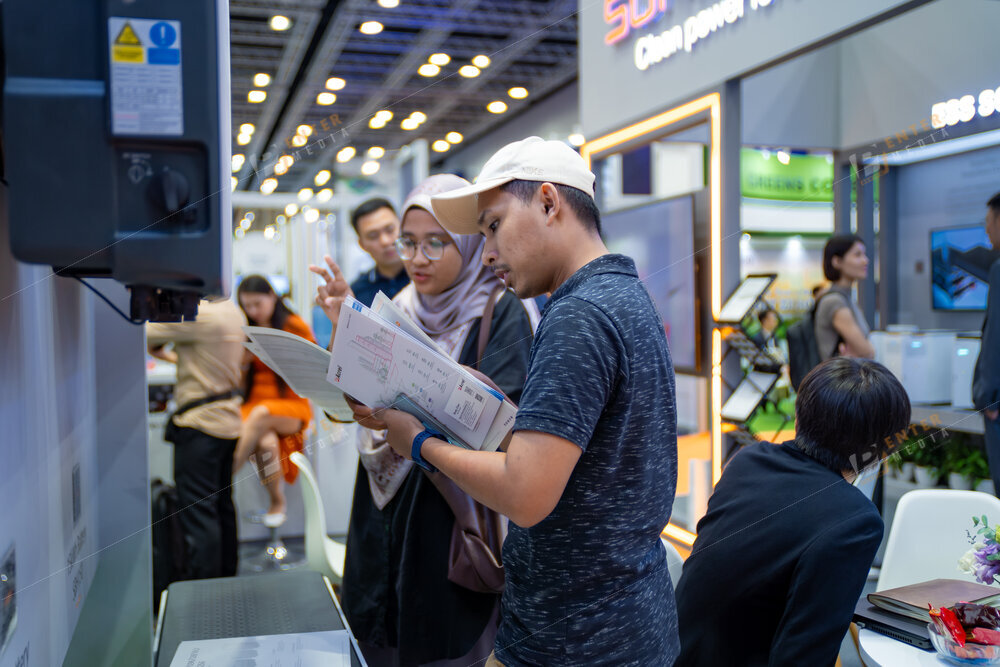 enter-media-chup-anh-quay-phim-su-kien-trien-lam-cho-gian-hang-sungrow-tai-Malaysia-041