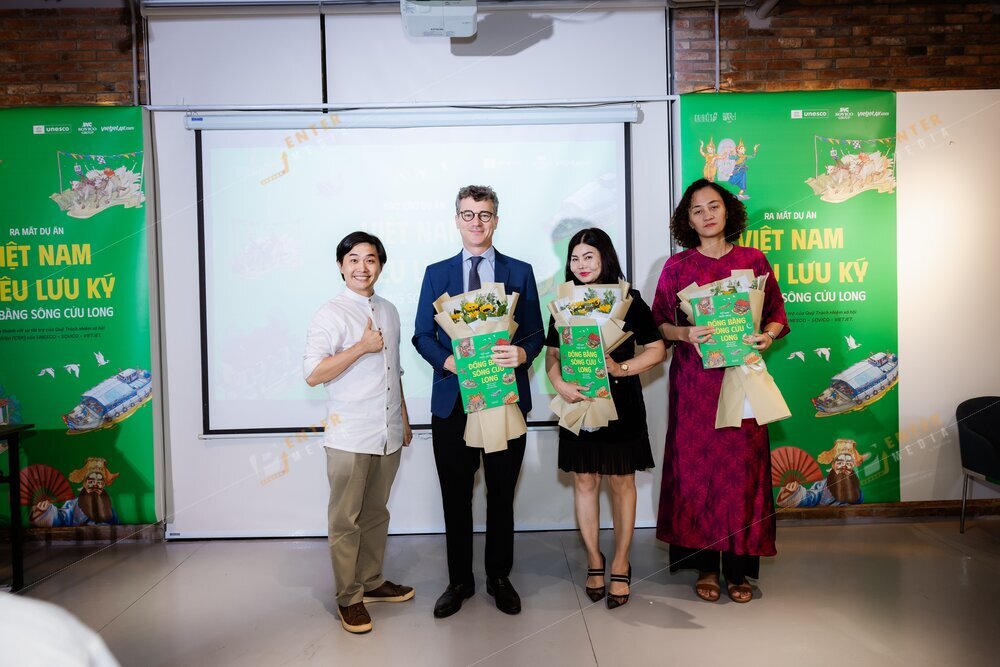 enter-media-chup-anh-su-kien-bao-cao-du-an-viet-nam-phieu-luu-ky-dong-bang-song-cuu-long-cung-nha-xuat-ban-du-but-039