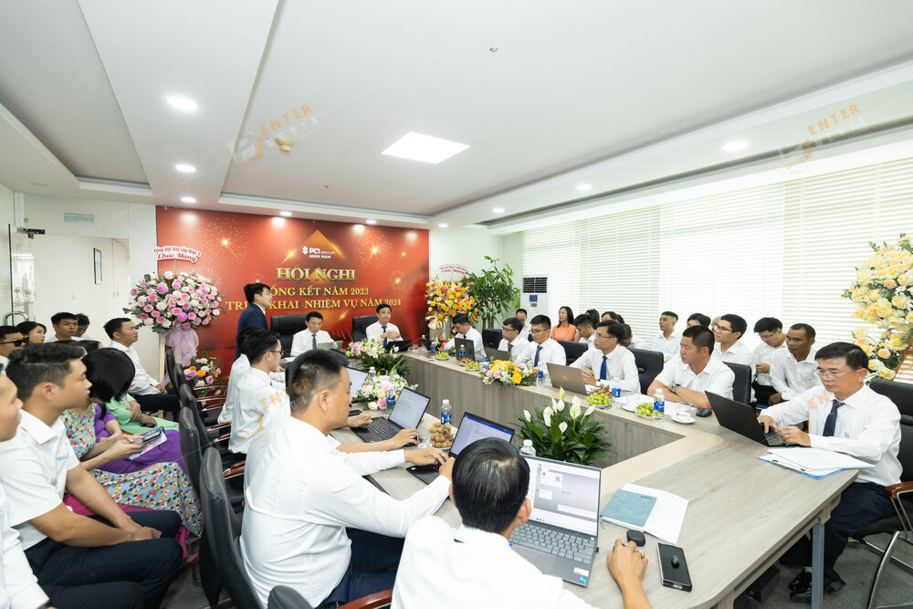 enter-media-chup-anh-su-kien-hoi-nghi-tong-ket-nam-2023-trien-khai-ke-hoach-2024-cua-pc1group-mien-nam-015