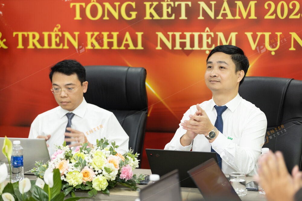 enter-media-chup-anh-su-kien-hoi-nghi-tong-ket-nam-2023-trien-khai-ke-hoach-2024-cua-pc1group-mien-nam-017