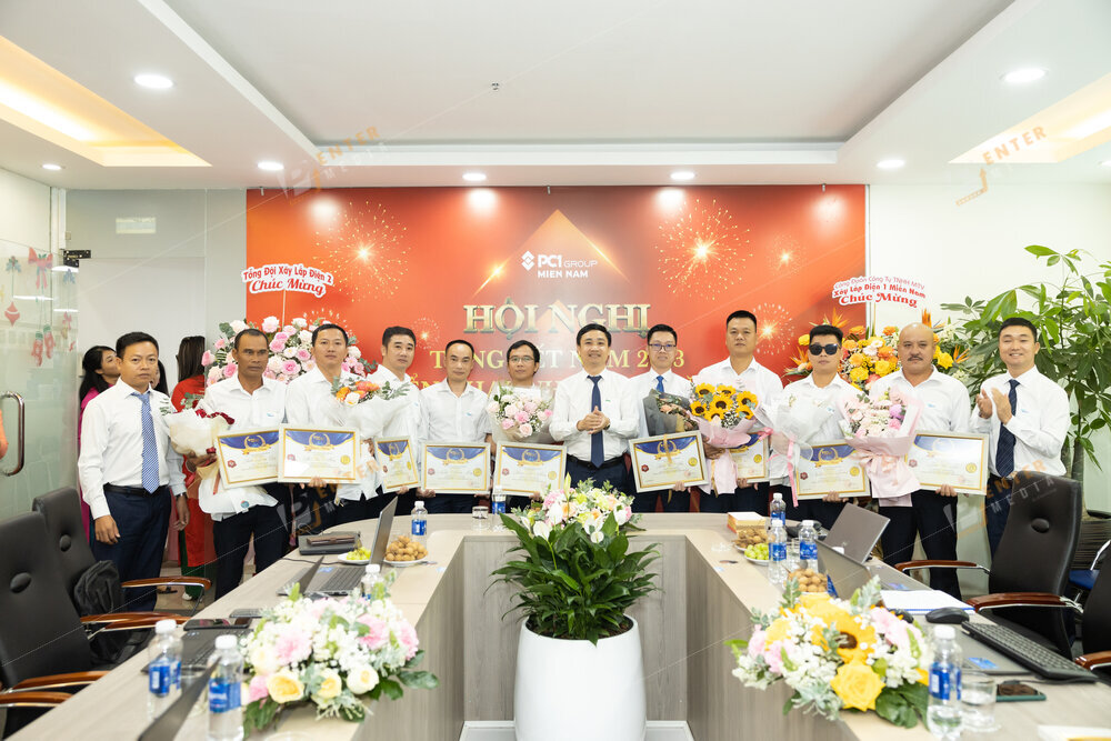 PC1 Group Miền Nam khen thưởng trong hội nghị tổng kết năm 2023 và triển khai nhiệm vụ năm 2024