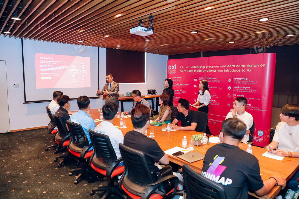 Nhà môi giới giao lưu chia sẻ về Axi trong chương trình sự kiện