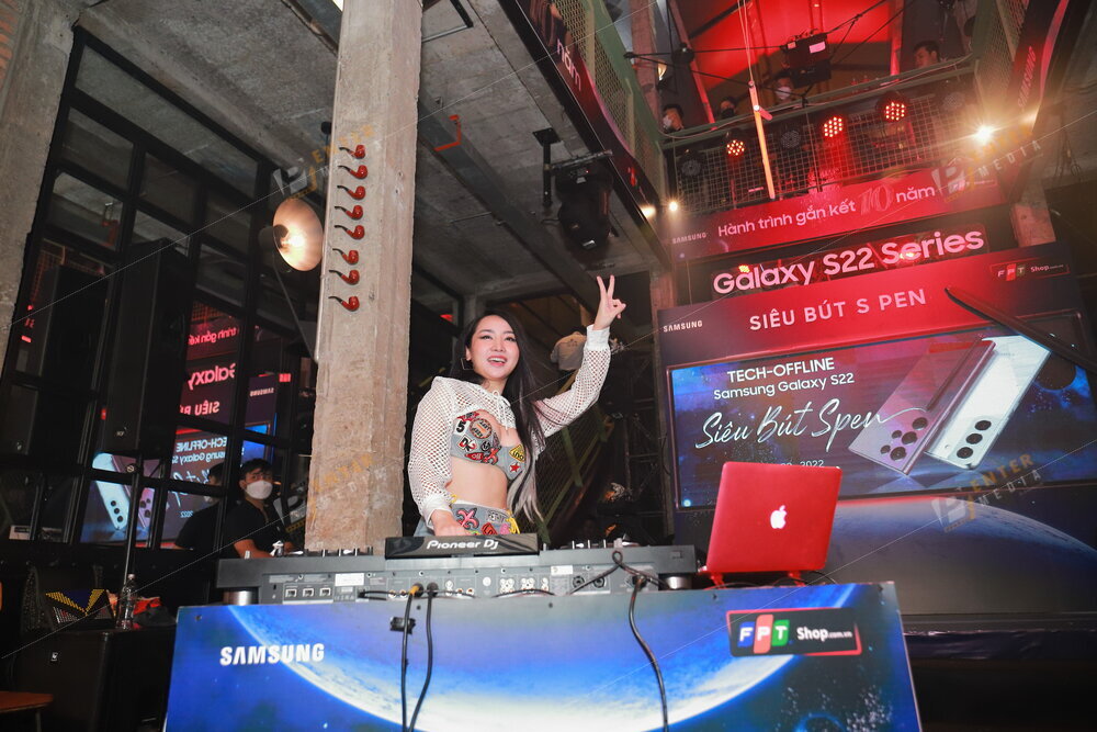 enter-media-chup-anh-su-kien-ra-mat-san-pham-galaxy-s22-020