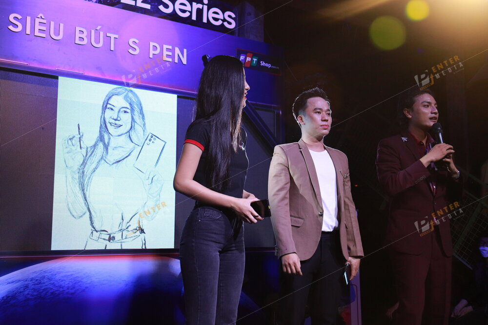 enter-media-chup-anh-su-kien-ra-mat-san-pham-galaxy-s22-029