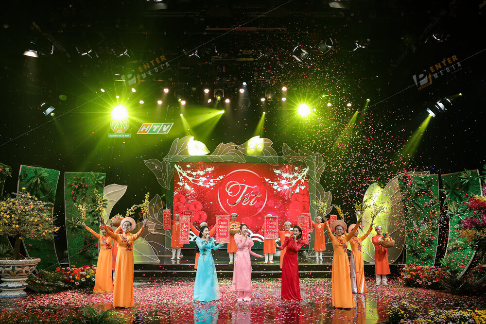 enter-media-chup-hinh-lay-lien-su-kien-cho-chuong-trinh-tet-nghia-tinh-cua-dai-truyen-hinh-htv-va-hoi-nong-dan-006