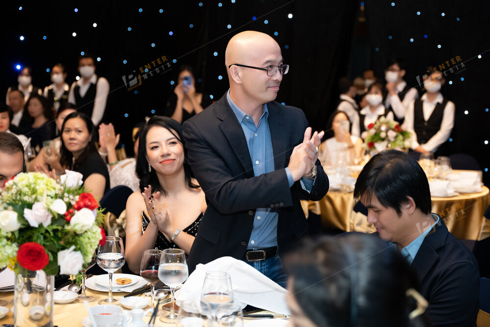 enter-media-chup-hinh-su-kien-tiec-cuoi-nam-cong-ty-seacret-lifestyle-night-010