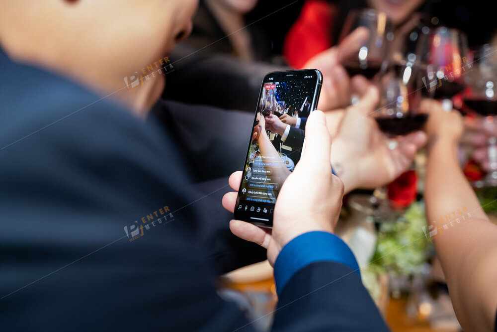 enter-media-chup-hinh-su-kien-tiec-cuoi-nam-cong-ty-seacret-lifestyle-night-012