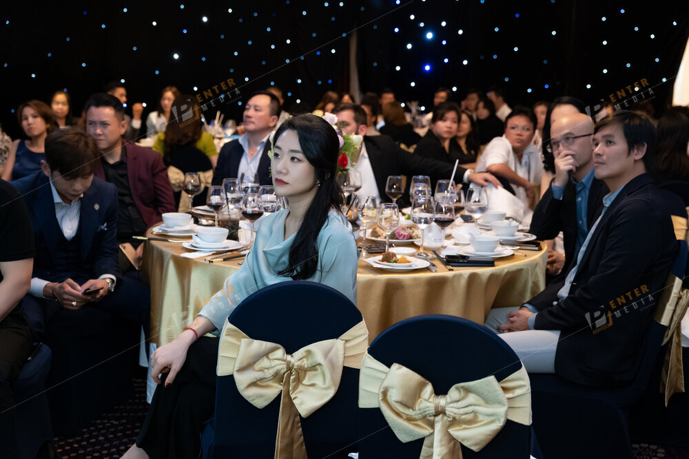 enter-media-chup-hinh-su-kien-tiec-cuoi-nam-cong-ty-seacret-lifestyle-night-033