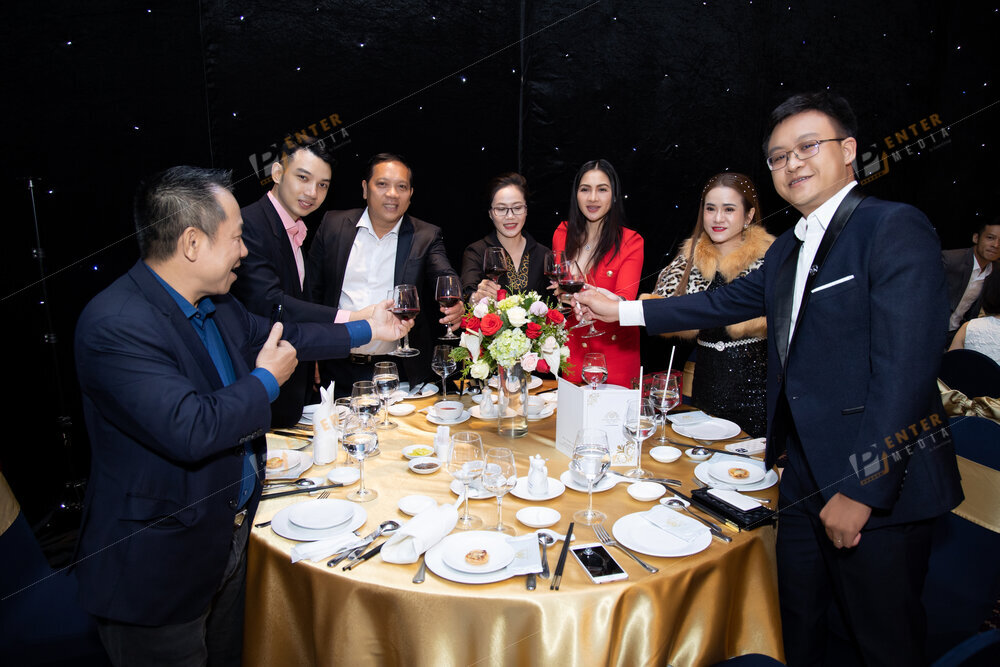 enter-media-chup-hinh-su-kien-tiec-cuoi-nam-cong-ty-seacret-lifestyle-night-049