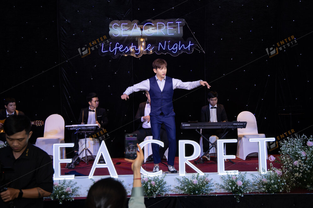 enter-media-chup-hinh-su-kien-tiec-cuoi-nam-cong-ty-seacret-lifestyle-night-056
