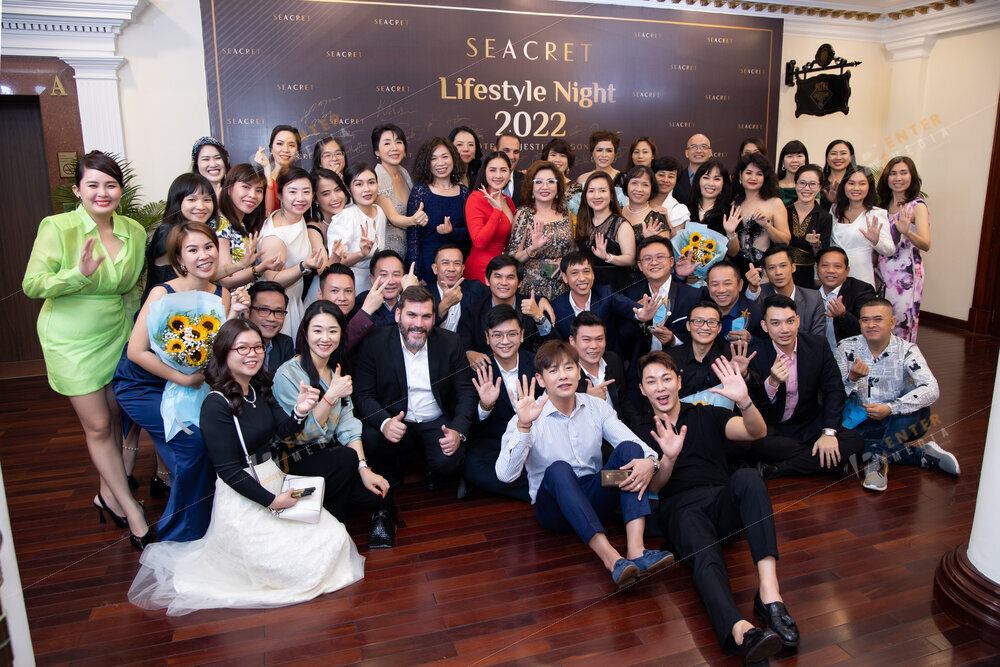enter-media-chup-hinh-su-kien-tiec-cuoi-nam-cong-ty-seacret-lifestyle-night-058