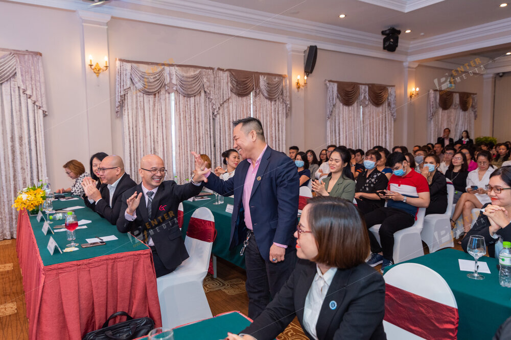 enter-media-chup-quay-su-kien-hoi-thao-chia-se-kinh-nghiem-kinh-doanh-cho-cong-ty-seacret-039