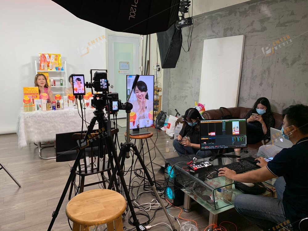 Enter Media cung cấp dịch vụ livestream bán hàng cho Agency Ecomobi