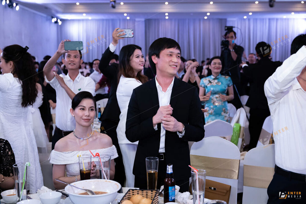 enter-media-quay-chup-su-kien-tat-nien-cong-ty-f88-040