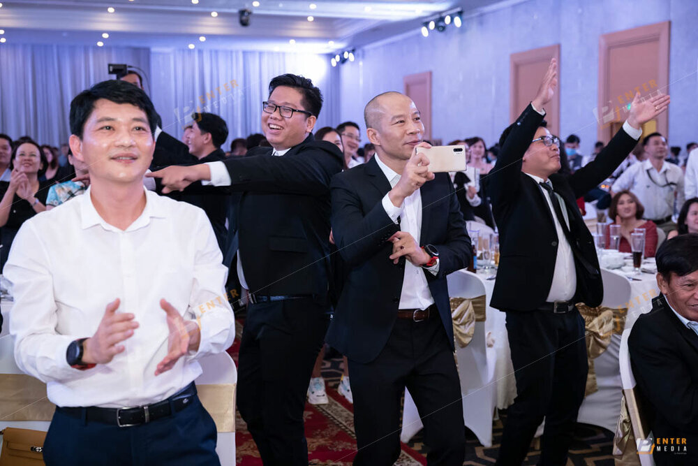 enter-media-quay-chup-su-kien-tat-nien-cong-ty-f88-041