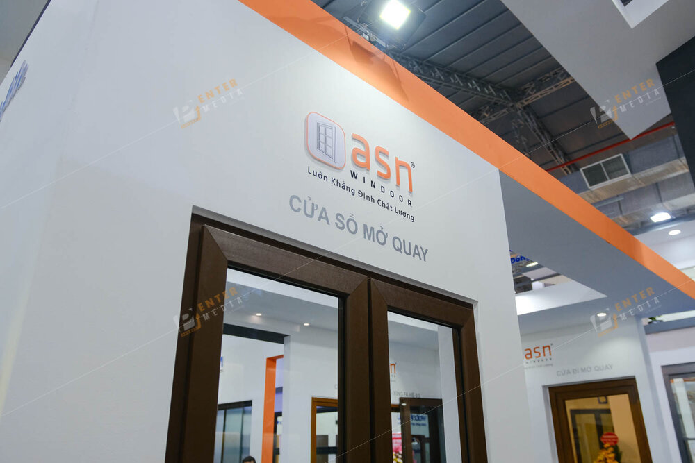 enter-media-quay-phim-chup-anh-trien-lam-cho-MT-production-006