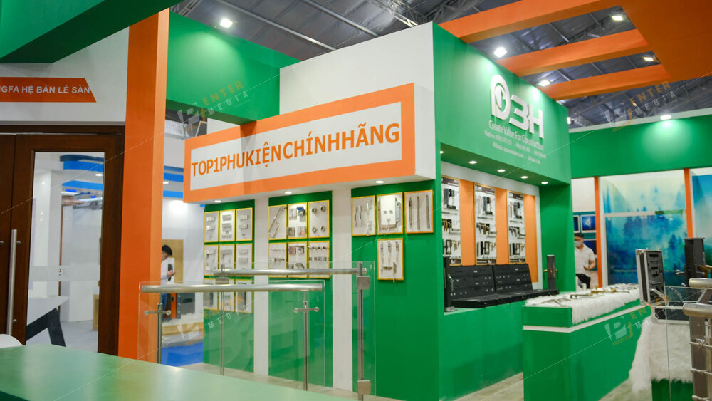 enter-media-quay-phim-chup-anh-trien-lam-cho-MT-production-014