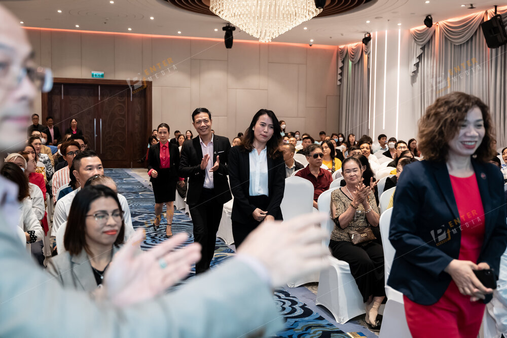 enter-media-quay-phim-su-kien-chup-hinh-su-kien-business-dinner-hoi-nghi-kinh-doanh-cung-seacret-076