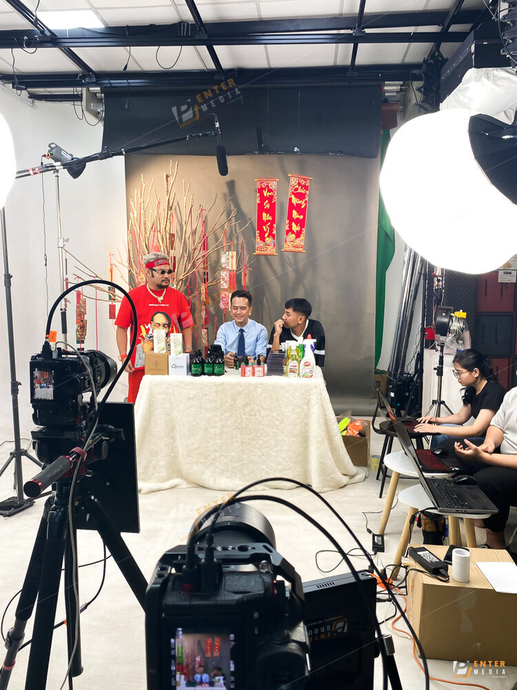 enter-media-livestream-ban-hang-megalive-cung-koc-kol-cho-agency-ptgroup-007