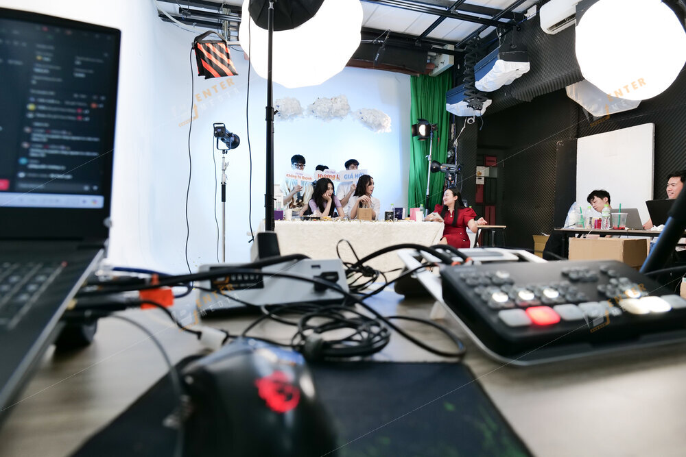 enter-media-livestream-ban-hang-megalive-cung-koc-kol-cho-agency-ptgroup-014