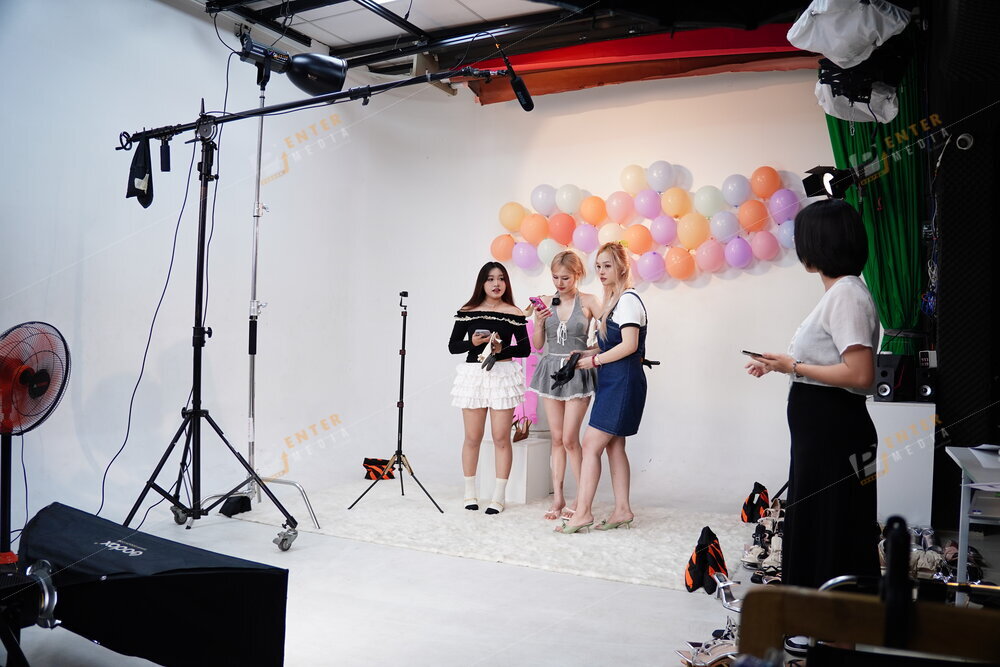 Enter Media triển khai livestream bán hàng cùng KOL Xoài Non cho Erosska