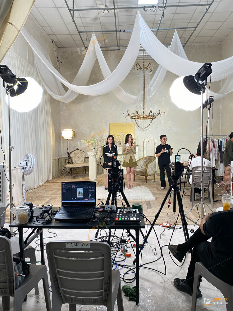 hau-truong-enter-media-livestream-ban-hang-thoi-trang-cho-thuong-hieu-thoi-trang-cao-cap-dear-josé-005