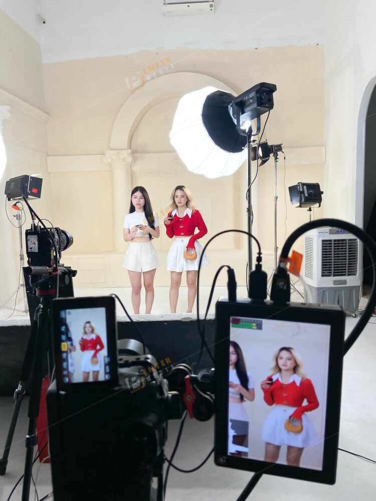 hau-truong-enter-media-livestream-ban-hang-thoi-trang-cho-thuong-hieu-thoi-trang-cao-cap-dear-josé-007