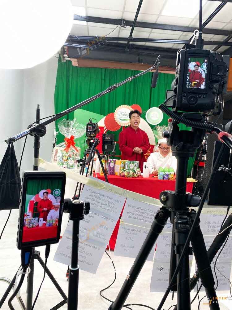 Hậu trường livestream bán hàng cùng KOL Lê Dương Bảo Lâm cho Airwick