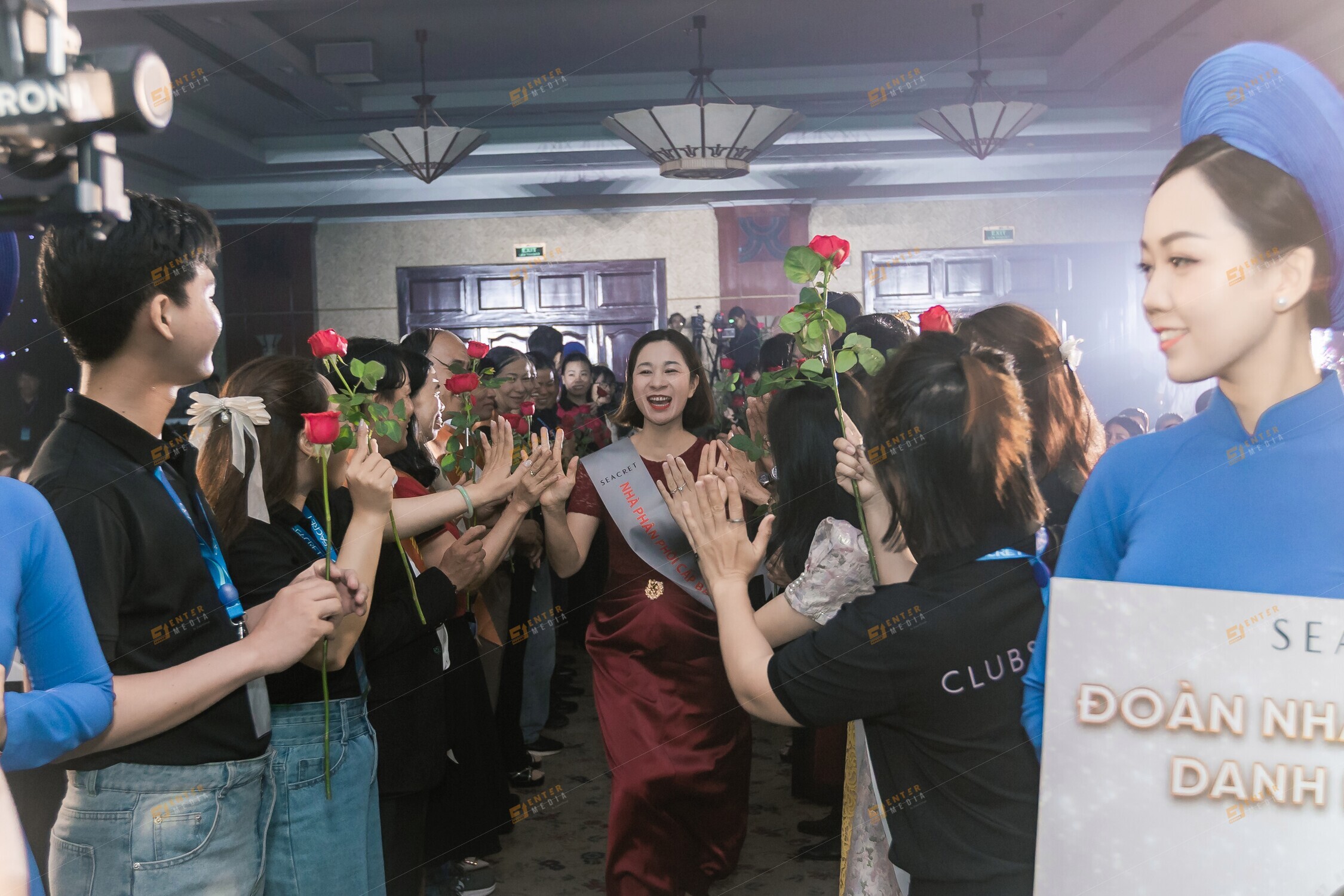 anh-su-kien-pha-ken-cua-seacret-tai-hcm-do-enter-media-thuc-hien-002