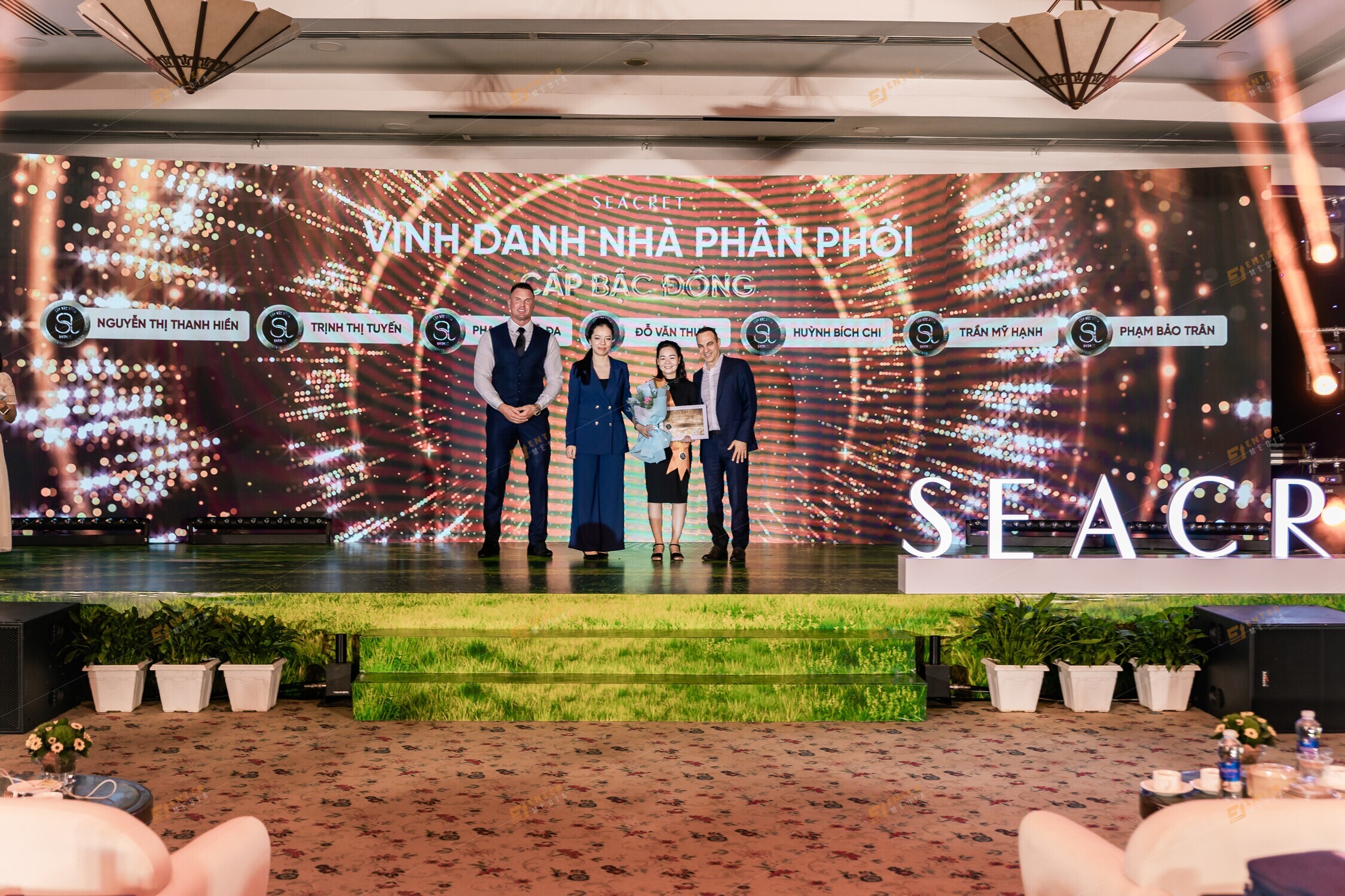 anh-su-kien-pha-ken-cua-seacret-tai-hcm-do-enter-media-thuc-hien-009
