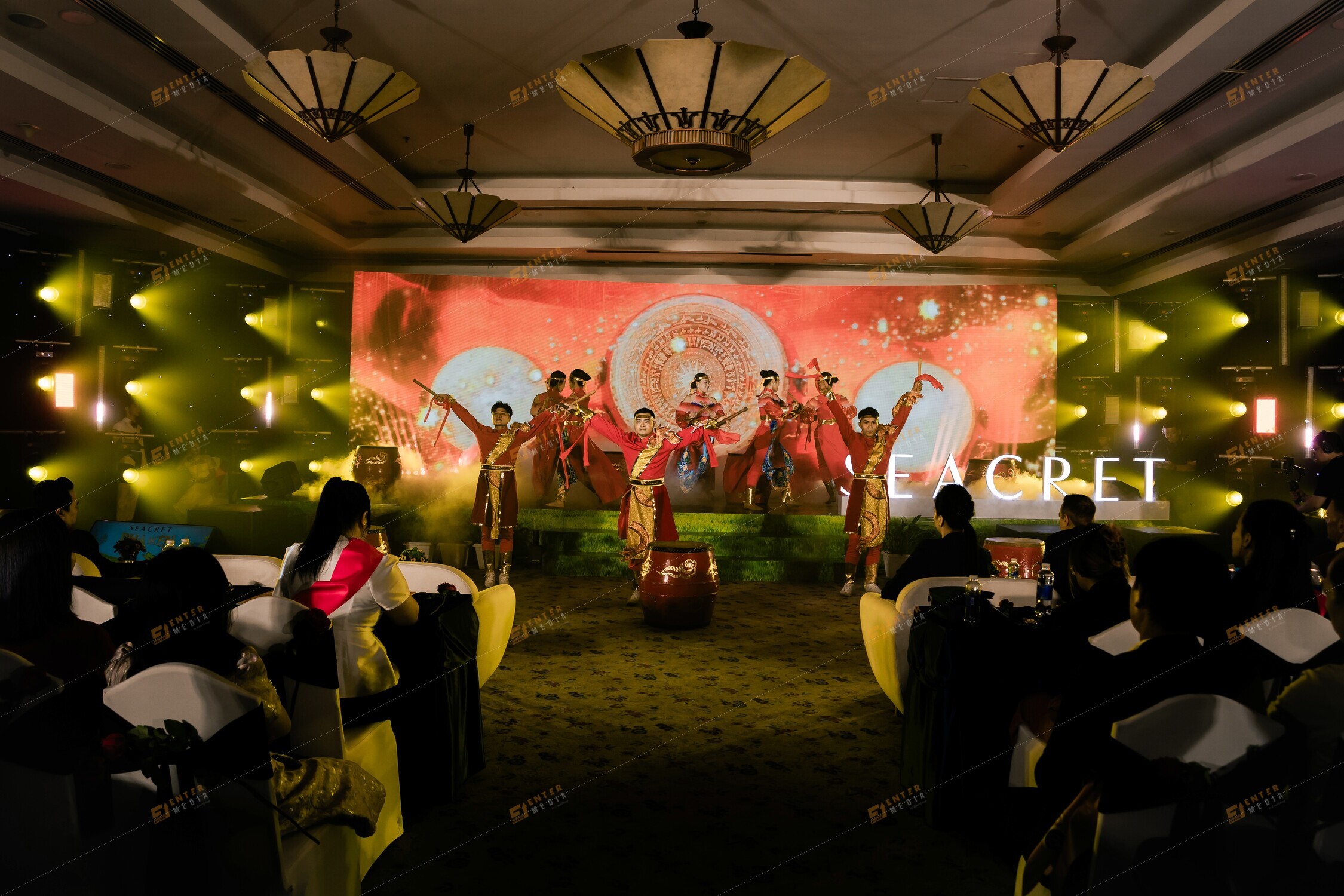anh-su-kien-pha-ken-cua-seacret-tai-hcm-do-enter-media-thuc-hien-010