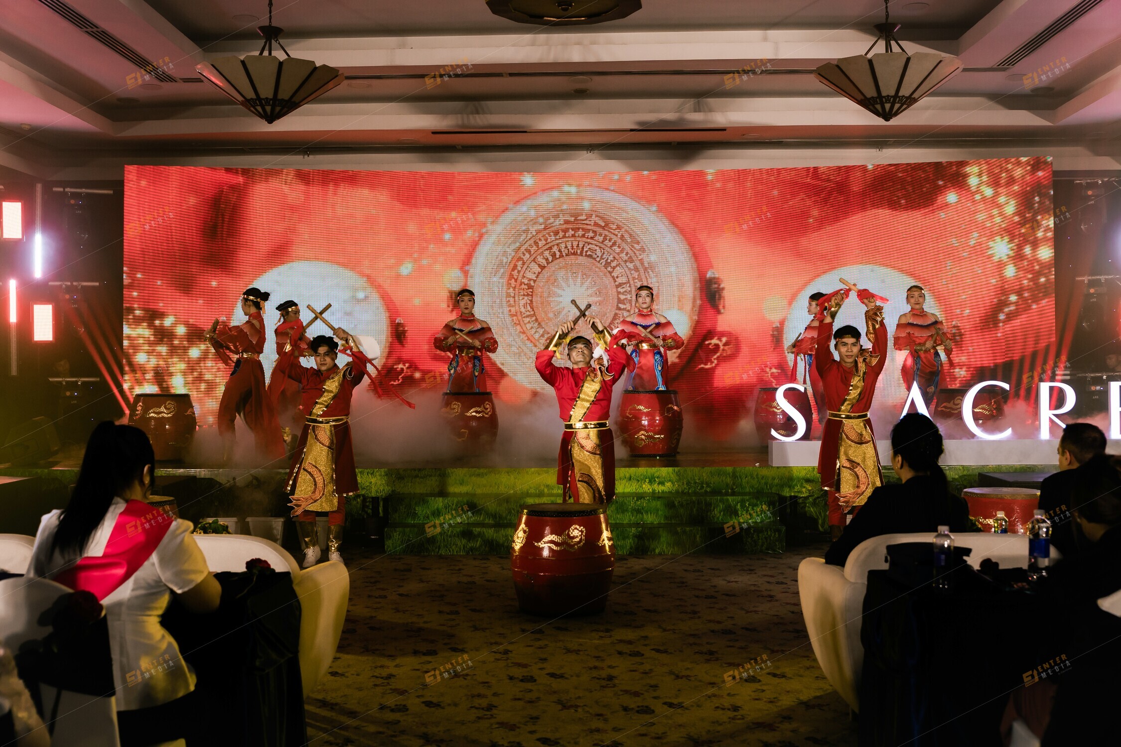 anh-su-kien-pha-ken-cua-seacret-tai-hcm-do-enter-media-thuc-hien-011